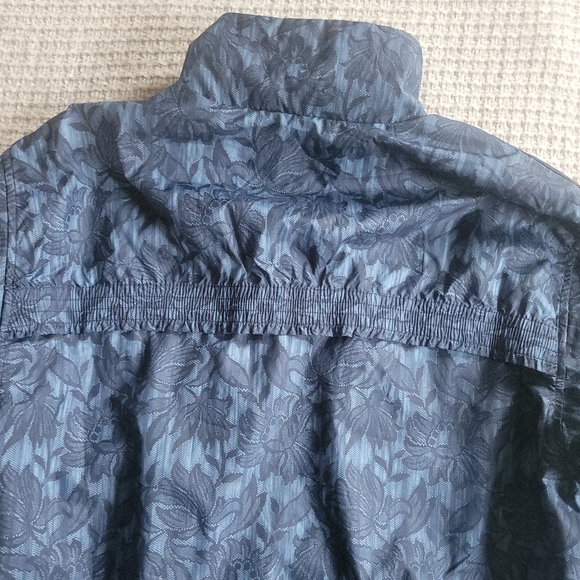 ATHLETA MEDIUM - Picture 7 of 8